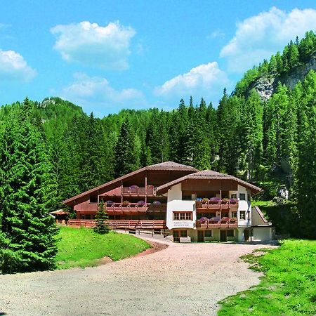 Hotel Villetta Maria Cottage Canazei Buitenkant foto