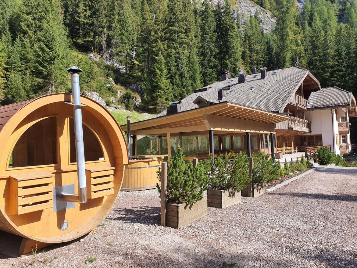 Hotel Villetta Maria Cottage Canazei Buitenkant foto