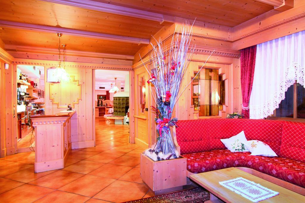 Hotel Villetta Maria Cottage Canazei Buitenkant foto